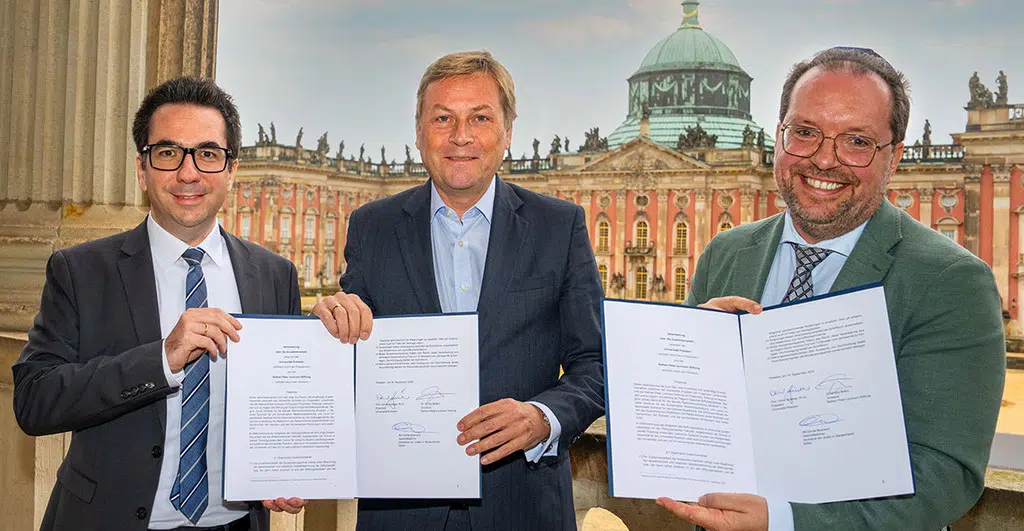 Daniel Botmann RA, Prof. Oliver Günther und Dr. Dmitrij Belkin; @Universität Potsdam, Ernst Kaczynski